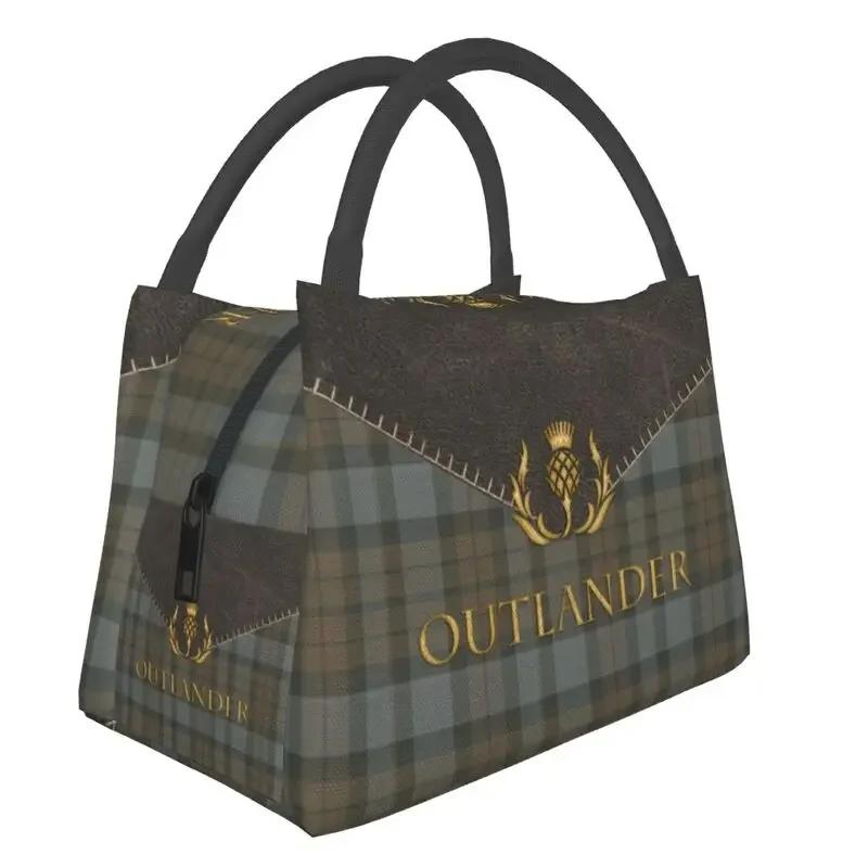 Outlander   Ÿź   ö,  ,..
